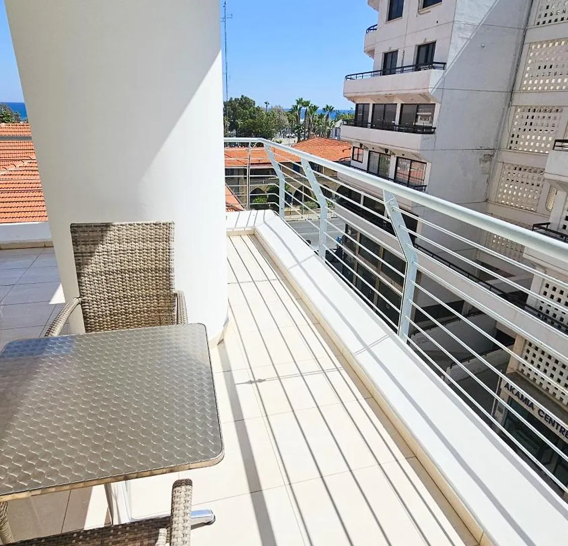 Larnaca Marina Sea View Apartment 0*,  Cipro